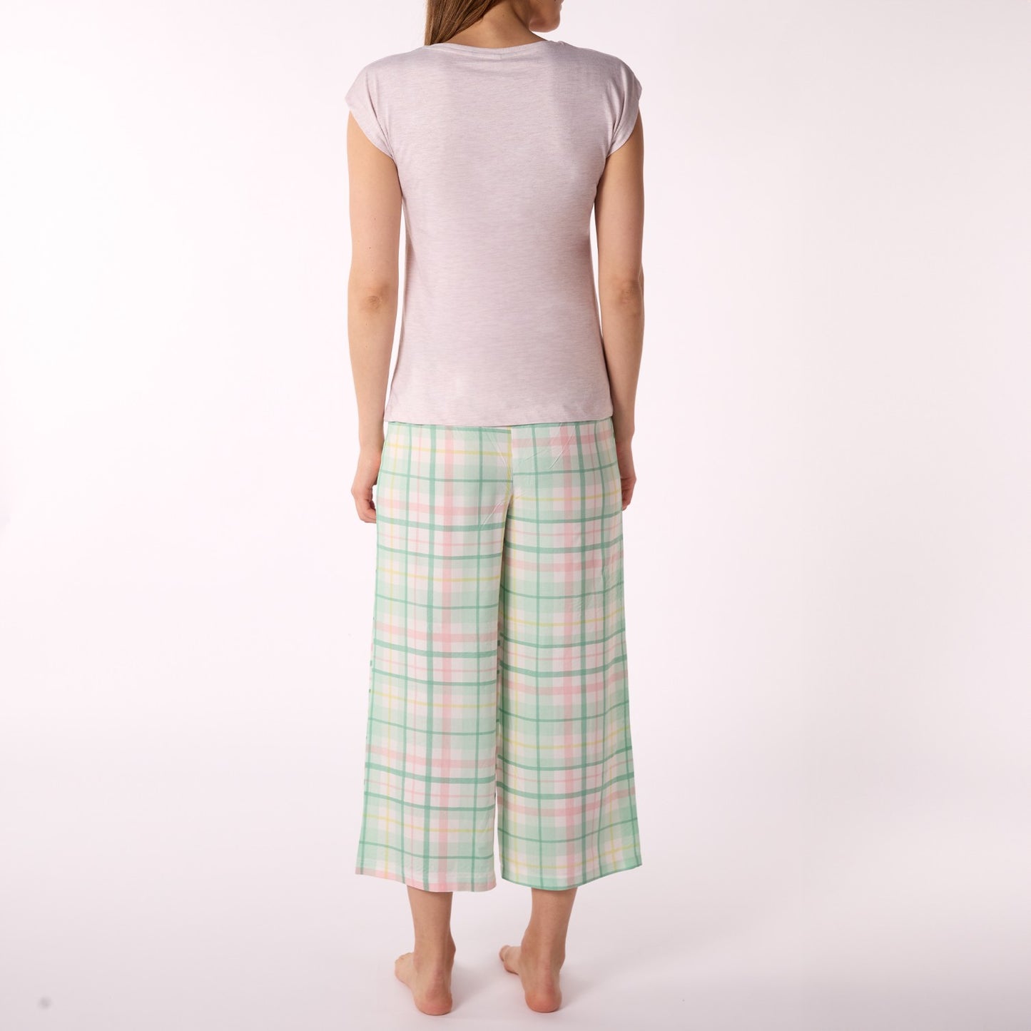 Καλοκαιρινές πιτζάμες με παντελόνι κάπρι καρό