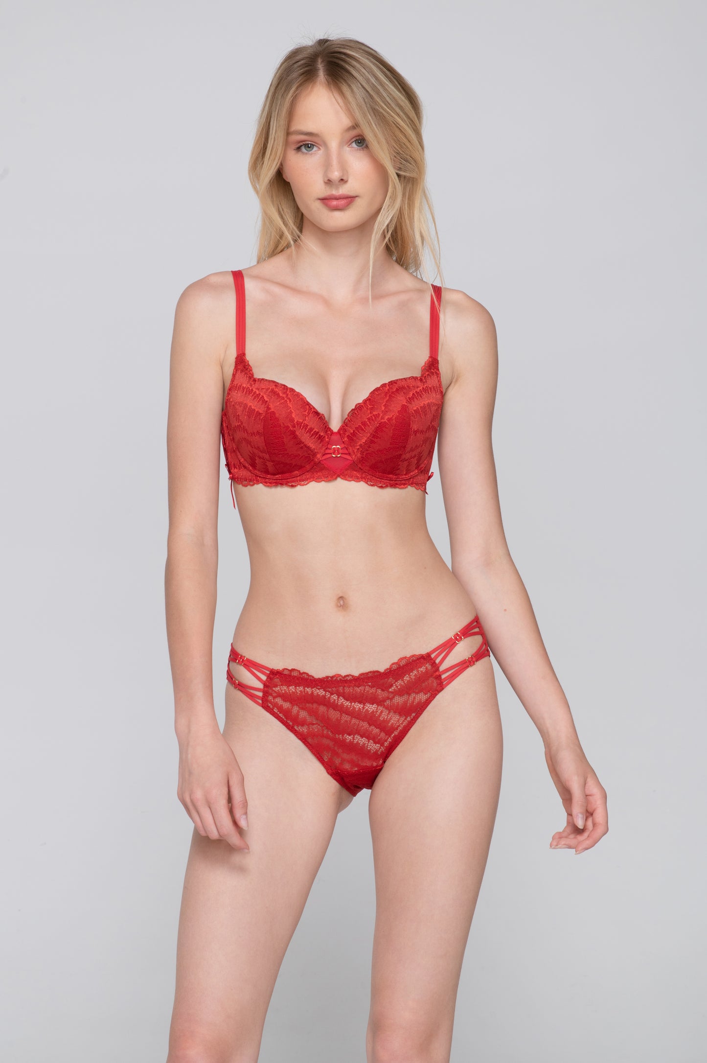 Flirt Molded Balconette Σουτιέν με ελαφριά ενίσχυση και ΖΑΚΑΡ δαντέλα - CUP C-D - Nadia Lingerie