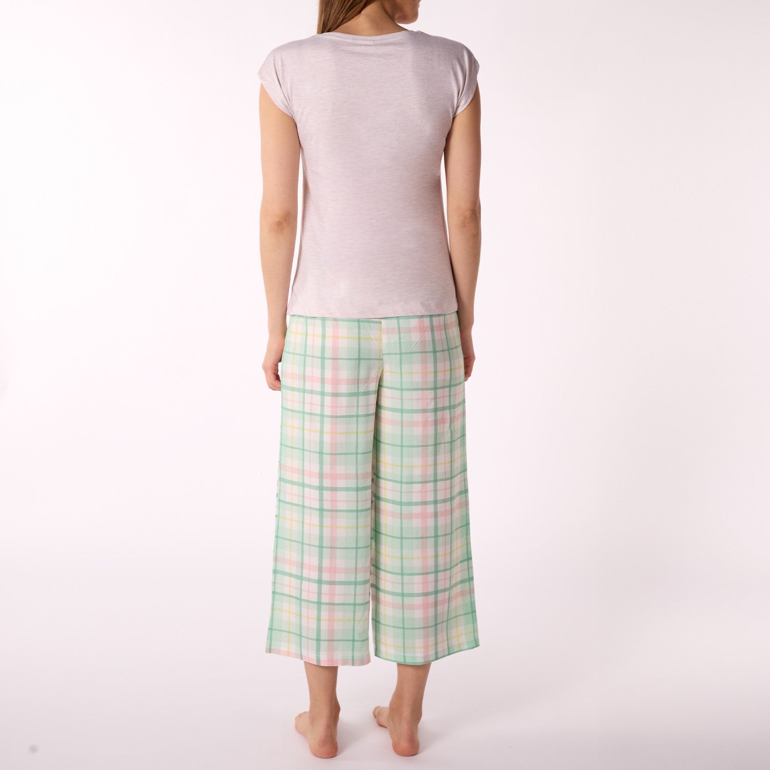 Καλοκαιρινές πιτζάμες με παντελόνι κάπρι καρό