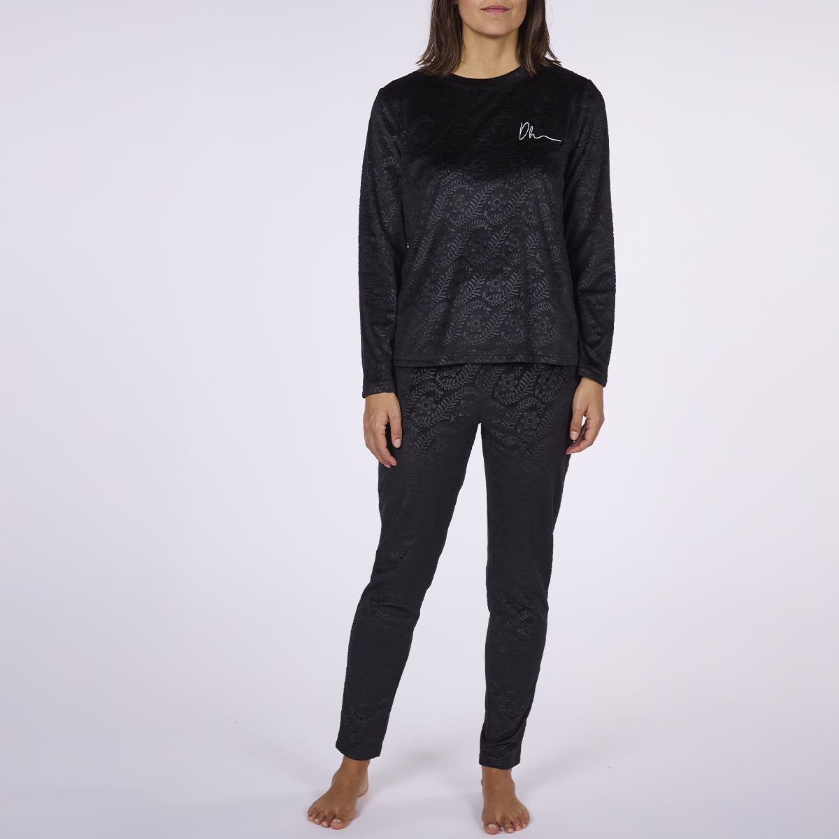 Μαύρες γυναικείες πιτζάμες χειμερινές με ανάγλυφα φύλλα - Nadia Lingerie